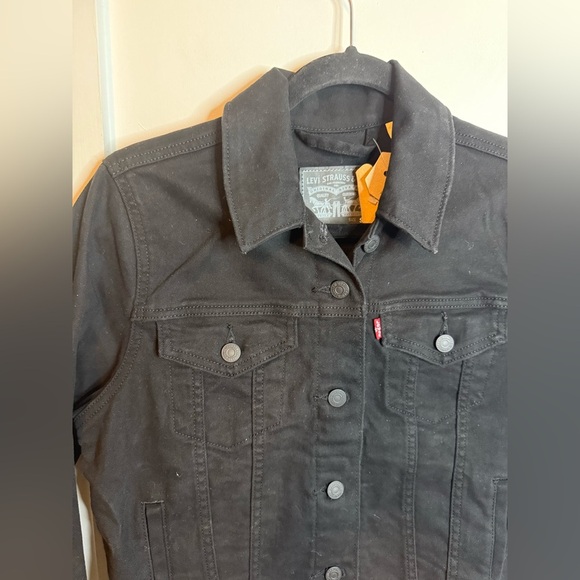 Nwt Levi’s Black Denim Classic Trucker Jacket - Picture 5 of 5